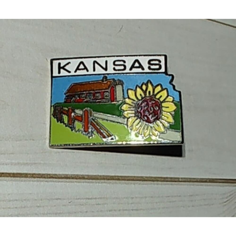 Kansas State Shaped Sunflower Farm Pin Souvenir Travel Hat Lapel Collectible